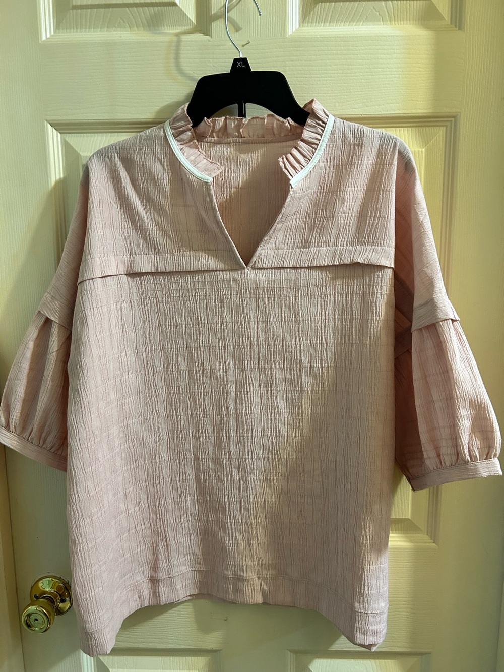 Women’s Cream-Pink Textured V-Neck Blouse